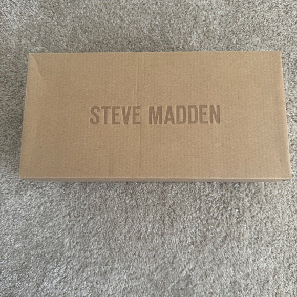 New in Box black quilted slip on flat loafer shoes size 5.5 - Picture 3 of 14